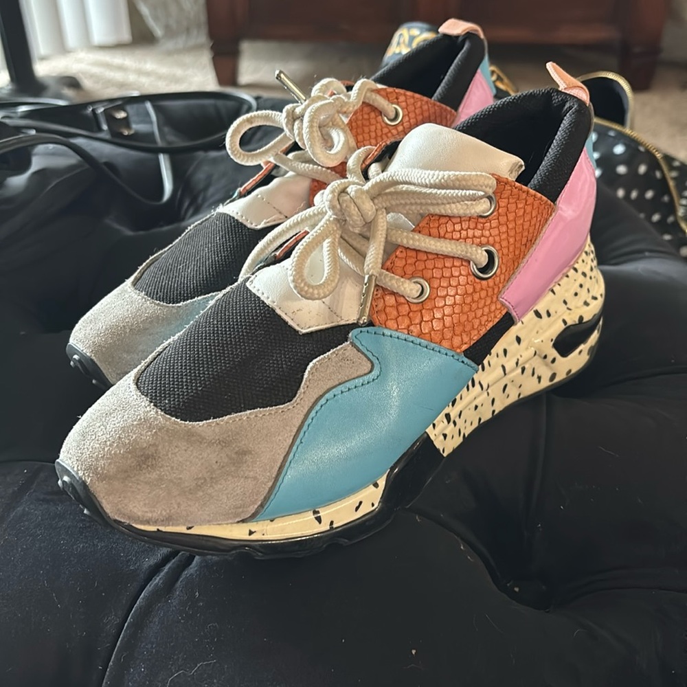7.5 Steve Madden Clif sneakers